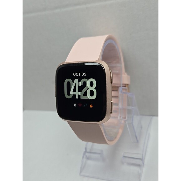 Fitbit Versa FB504 Smartwatch Fitness Heart Rate Bluetooth Activity W/ Charger - Picture 2 of 11